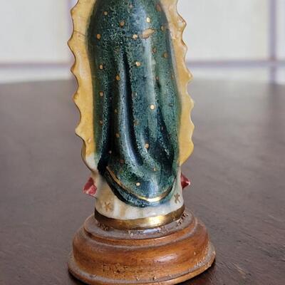 Lot 84: Small Vintage Handpainted Porcelain Virgin Mary Stature