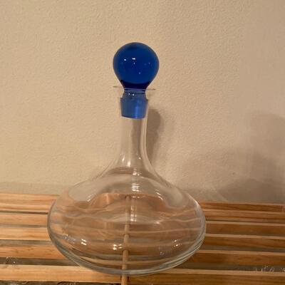 Clear crystal decanter with cobalt stopper