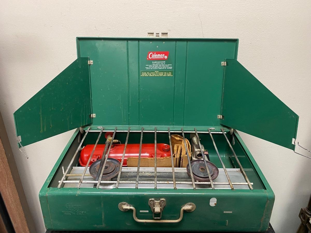 Vintage Coleman 413G Green Camp Stove