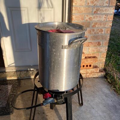 Boiling pot with propane gas burner