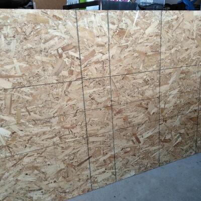 LOT 89 OSB SHEATHING 4'X8' AND TWO PIECES 39