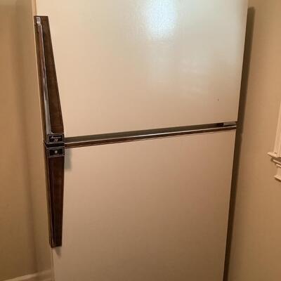 Amana refrigerator 19.7 cu ft