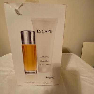 Calvin Klein Lot B: Escape eau de parfum spray and body lotion, NEW in box