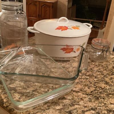 Descoware Dutch oven with fall leaves, Pyrex bakeware