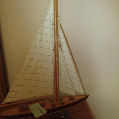 Model Sale Boat
