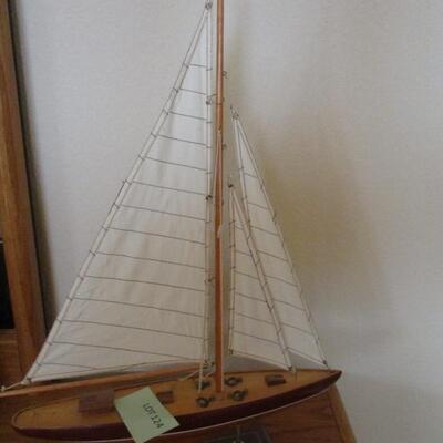 Model Sale Boat