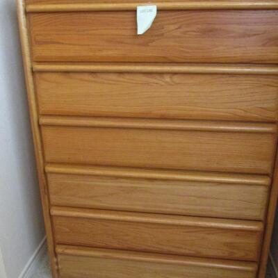 Oak Chest of Drawers