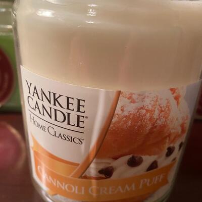 Lot of 3 candles