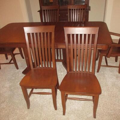Haverty's Formal Dining Table & Chairs
