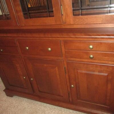 Canadel China Hutch/ Buffet