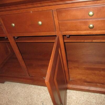 Canadel China Hutch/ Buffet