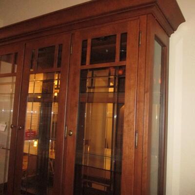 Canadel China Hutch/ Buffet