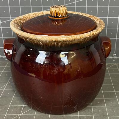 Lidded Bean Pot by Hull Oven Proof, Drip Edge