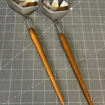 Cool Wood Handled Tongs / Serving ware