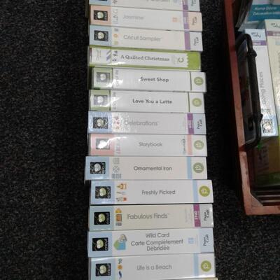 Cricut - 40 packages of patterns
