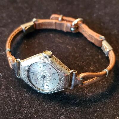 Vintage 14K Watch - Needs repair