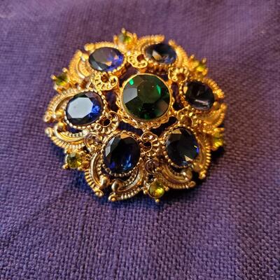 Squier Brooch