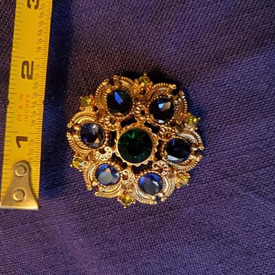 Squier Brooch