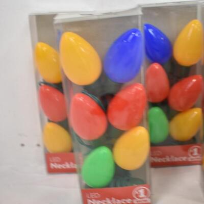 8 Ct LED Christmas Light Bulb Plastic Necklaces, Batteries Included - New