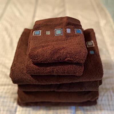 Set of towels by JCP Home, NEW