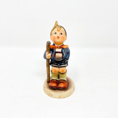 HUMMEL â€œLITTLE HIKERâ€ #16 GOEBEL WEST GERMANY VINTAGE FIGURINE