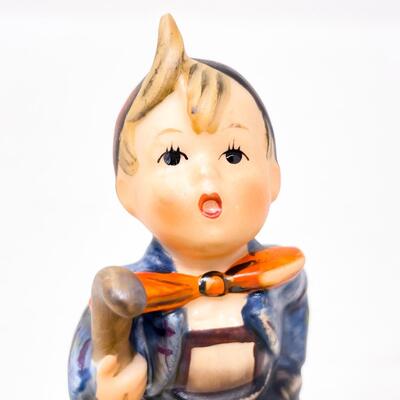HUMMEL â€œLITTLE HIKERâ€ #16 GOEBEL WEST GERMANY VINTAGE FIGURINE