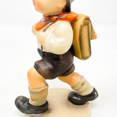 HUMMEL â€œSCHOOL BOYâ€ #82 GOEBEL WEST GERMANY VINTAGE FIGURINE