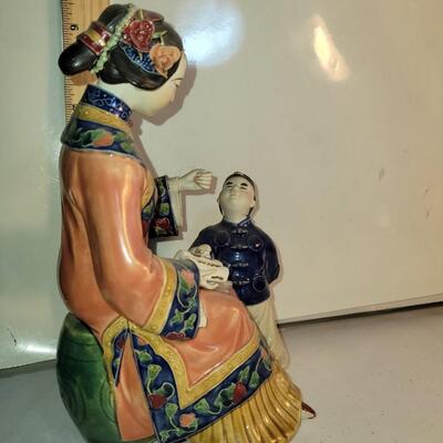 Porcelain/ceramic Asian figurine