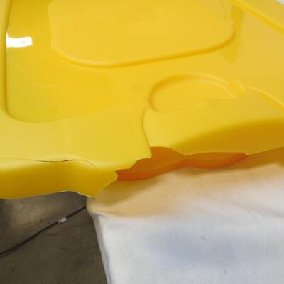 4 Durabilt 10 Gallon Tubs.  Black with Yellow Lids (Lids damaged, see pics)