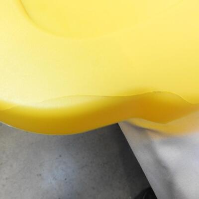 4 Durabilt 10 Gallon Tubs.  Black with Yellow Lids (Lids damaged, see pics)