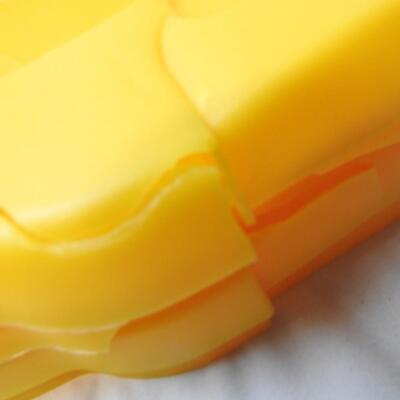 4 Durabilt 10 Gallon Tubs.  Black with Yellow Lids (Lids damaged, see pics)