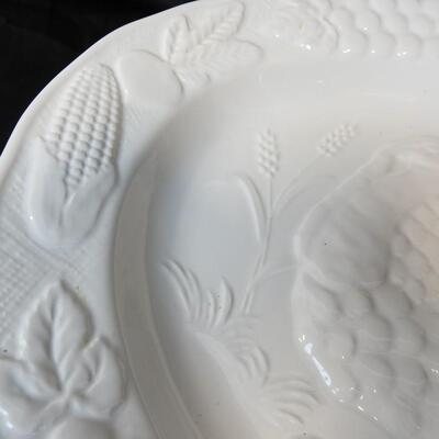 2 Ceramic White Serving Platters 13.5"x 17.5 Turkey Themed