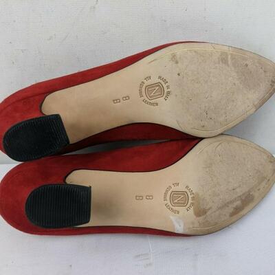 Women's Size 8B Classiques Entier Paradise Red Suede Heels