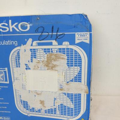 Lasko 20 Box 3-Speed Fan, Model B20200, White - Near New, Missing One Foot
