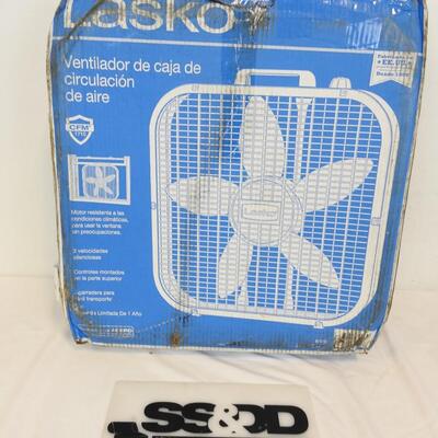 Lasko 20 Box 3-Speed Fan, Model B20200, White - Near New, Missing One Foot