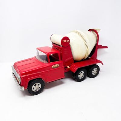 VINTAGE 18â€ TONKA METAL CONCRETE MIXER TRUCK