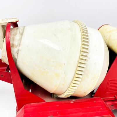 VINTAGE 18â€ TONKA METAL CONCRETE MIXER TRUCK