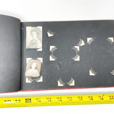 VINTAGE TEAL EMBOSSED PHOTOGRAPH ALBUM