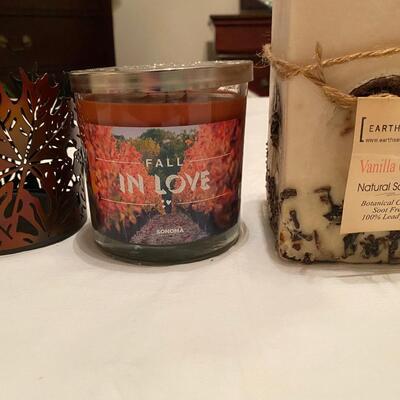 Lot of 2 large candles â€“ Sonoma & Earth Savers