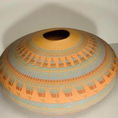 Native American Navajo Signed Pottery - Large
