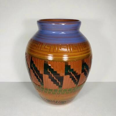Native American Navajo Yazzie Pot
