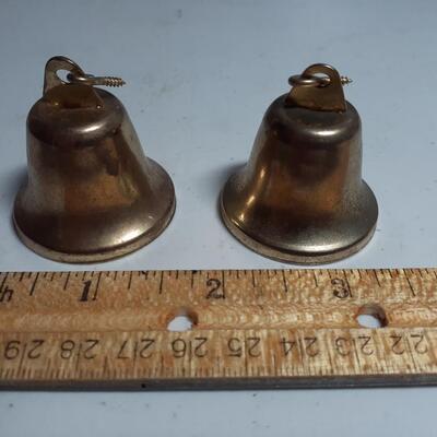 2 metal 1.6in tall Bells