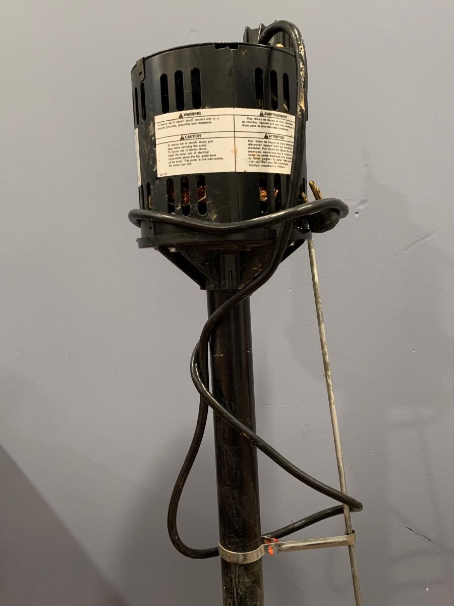 LOT 392R Flotec Pedestal Sump Pump