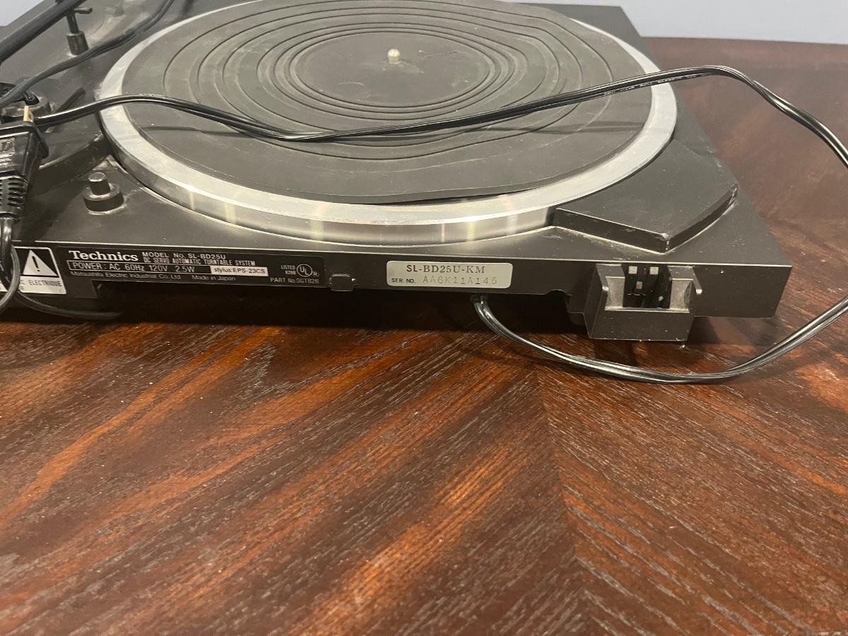 LOT 398C Vintage Technics Record Player