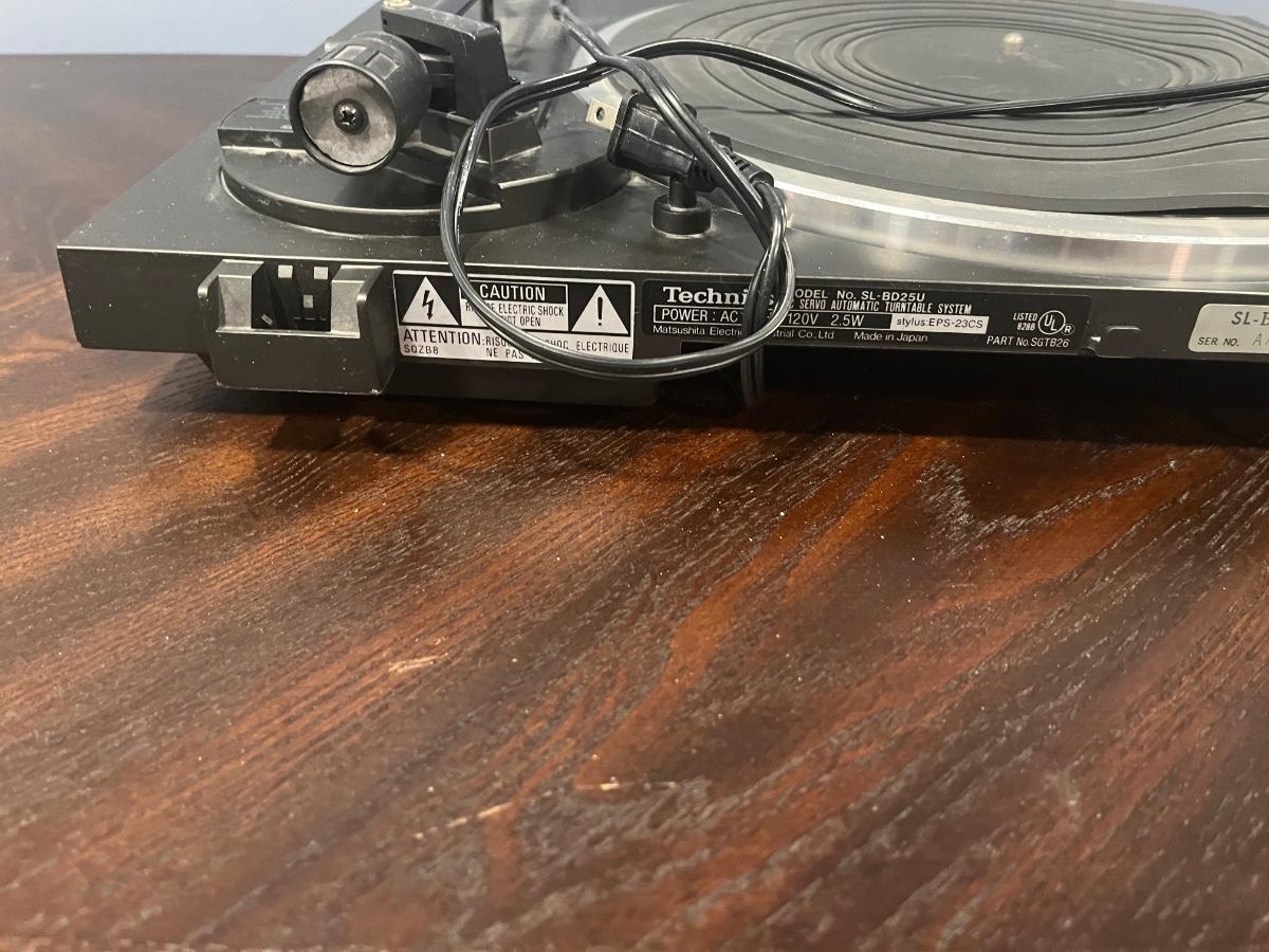 LOT 398C Vintage Technics Record Player