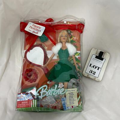 -32- Holiday Wishes Barbie (2005) | Unique Packaging