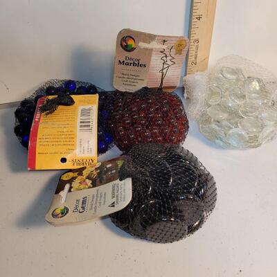Four bags of glass dÃ©cor