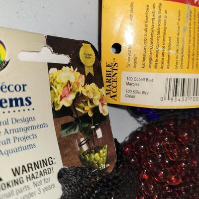 Four bags of glass dÃ©cor