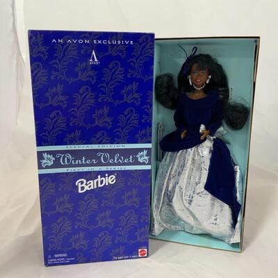-34- Winter Velvet Barbie (1995) | Avon