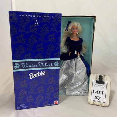 -37- Winter Velvet Barbie (1995) | Avon Exclusive
